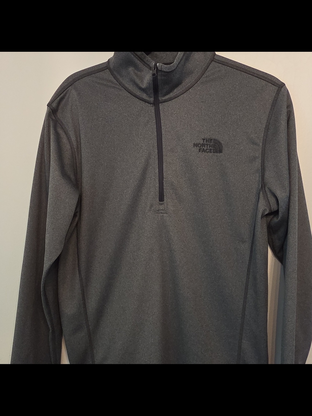 The North Face Men's Dark Gray Half-Zip Pullover Mock Neck 1/4 Zip